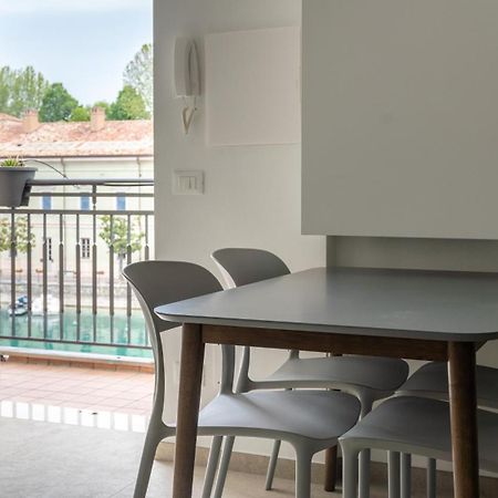 Fiori Sull'Acqua Apartments 佩斯基耶拉德加达 外观 照片