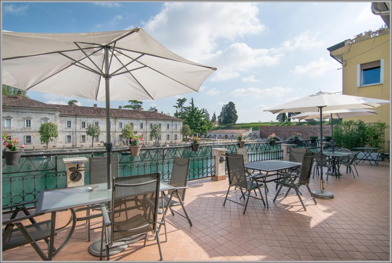 Fiori Sull'Acqua Apartments 佩斯基耶拉德加达 外观 照片