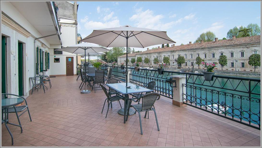 Fiori Sull'Acqua Apartments 佩斯基耶拉德加达 外观 照片