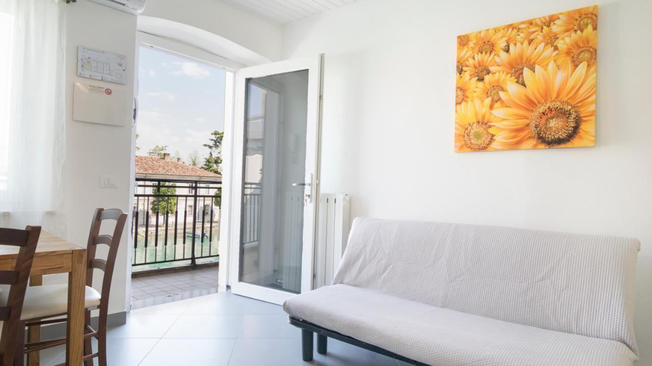 Fiori Sull'Acqua Apartments 佩斯基耶拉德加达 外观 照片