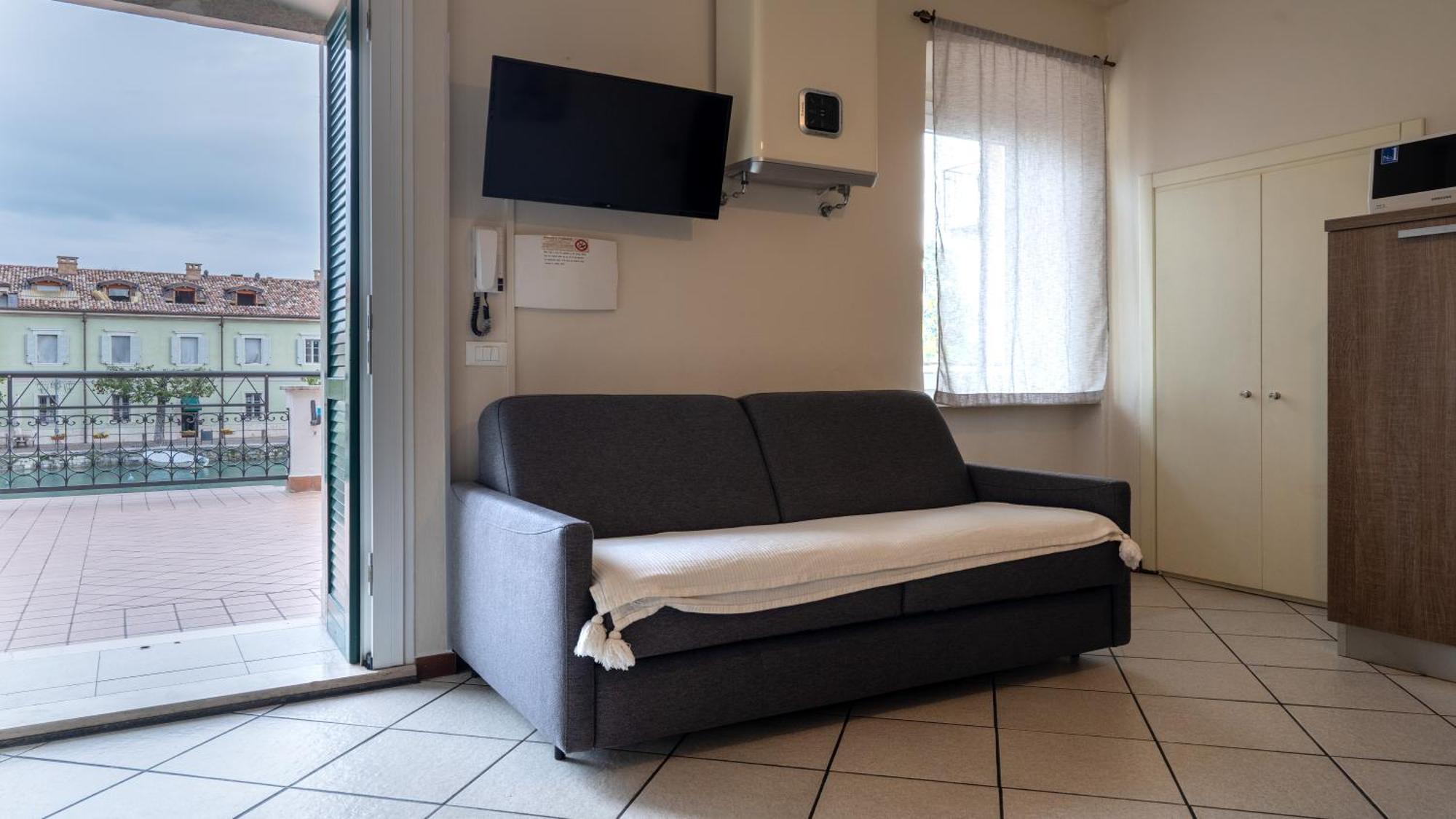 Fiori Sull'Acqua Apartments 佩斯基耶拉德加达 外观 照片