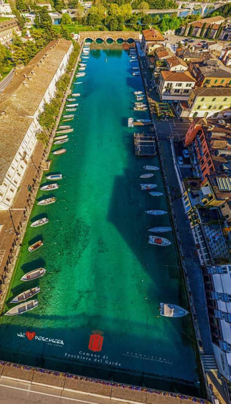 Fiori Sull'Acqua Apartments 佩斯基耶拉德加达 外观 照片
