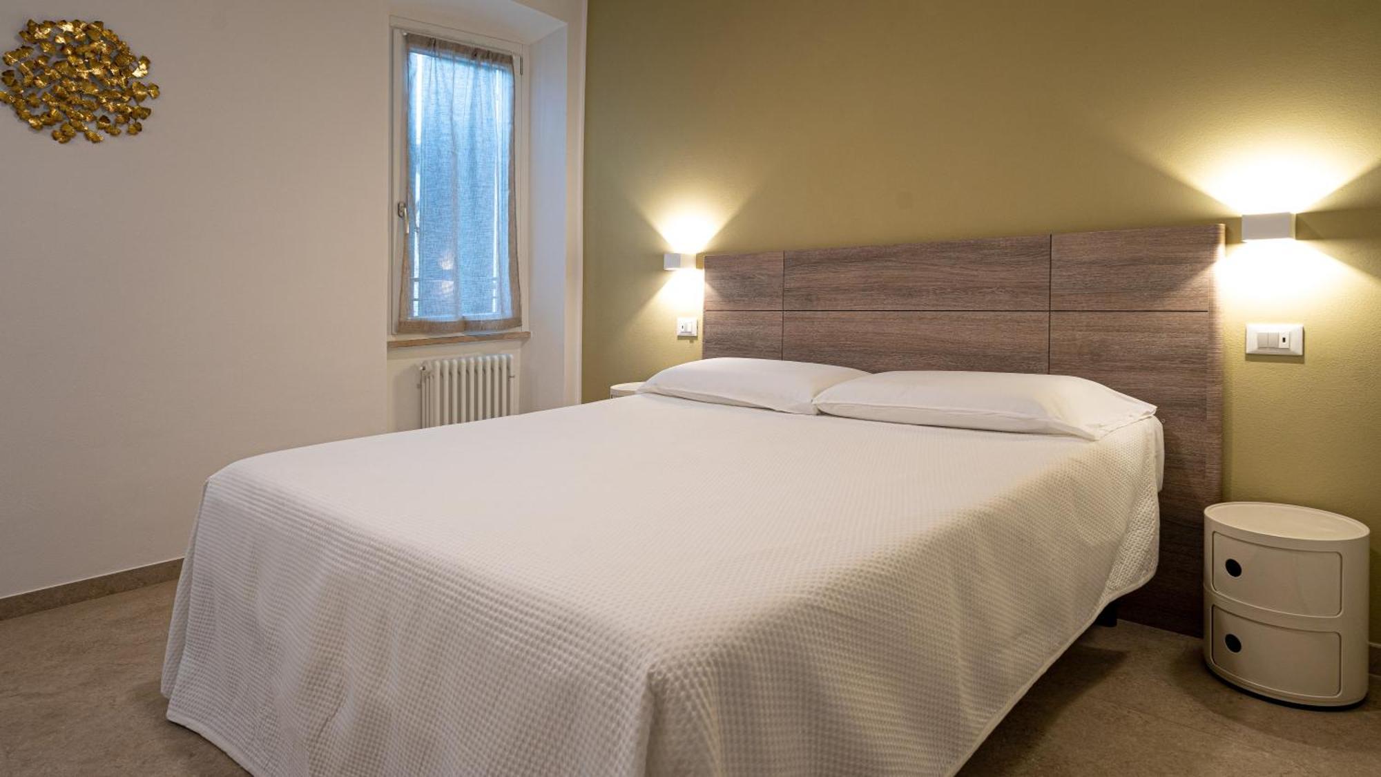 Fiori Sull'Acqua Apartments 佩斯基耶拉德加达 外观 照片