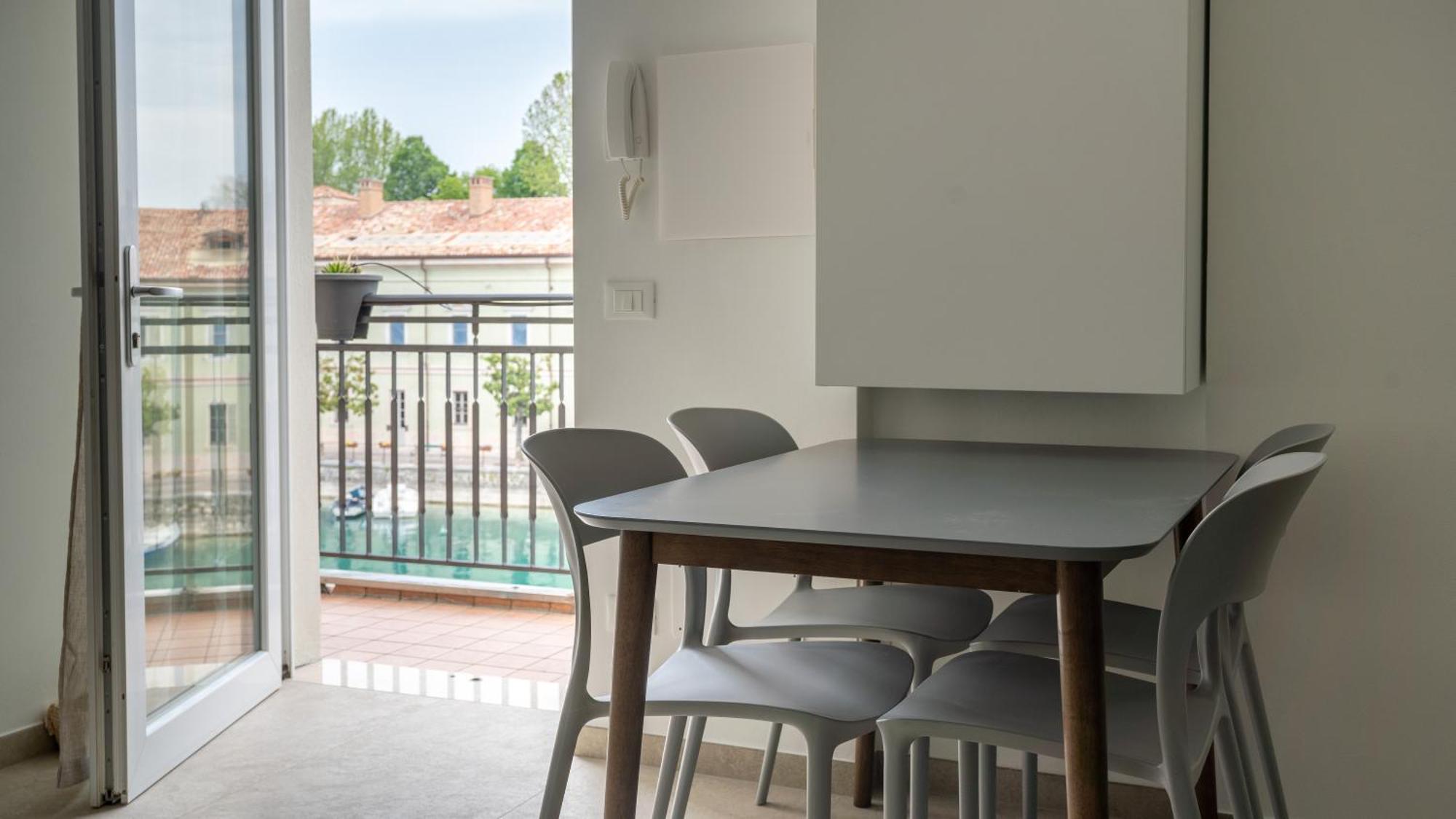 Fiori Sull'Acqua Apartments 佩斯基耶拉德加达 外观 照片