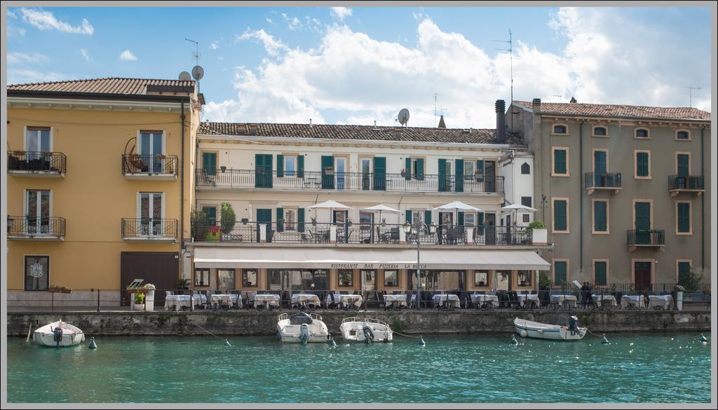 Fiori Sull'Acqua Apartments 佩斯基耶拉德加达 外观 照片