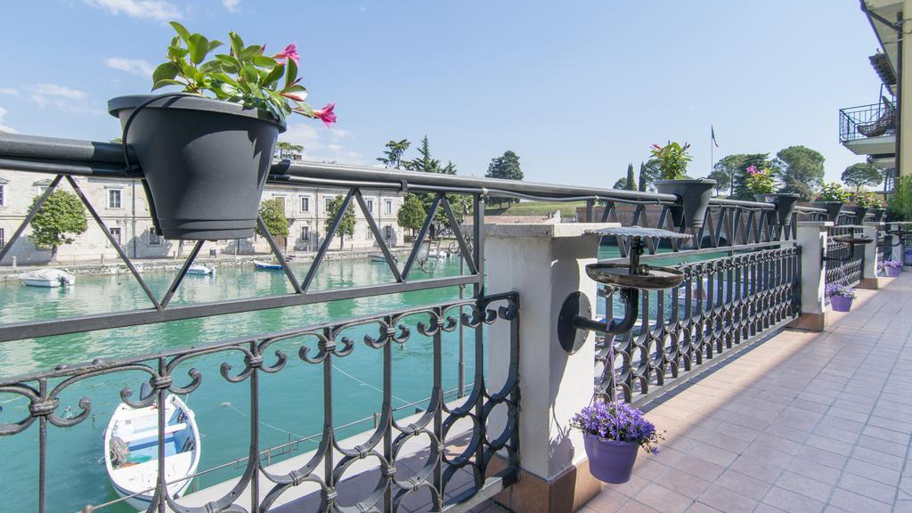 Fiori Sull'Acqua Apartments 佩斯基耶拉德加达 外观 照片