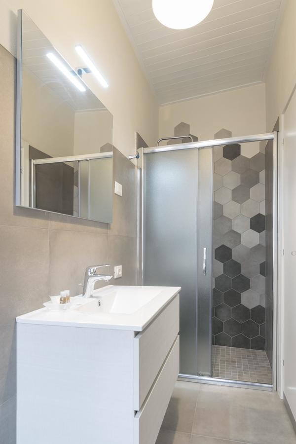 Fiori Sull'Acqua Apartments 佩斯基耶拉德加达 外观 照片