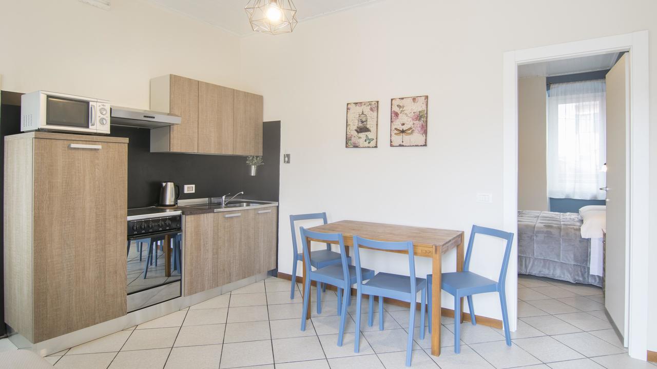 Fiori Sull'Acqua Apartments 佩斯基耶拉德加达 外观 照片